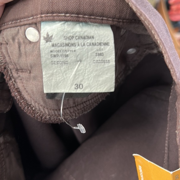 Yoga jeans high rise straight size 30 brown 34” inseam Canadian brand - Picture 7 of 10